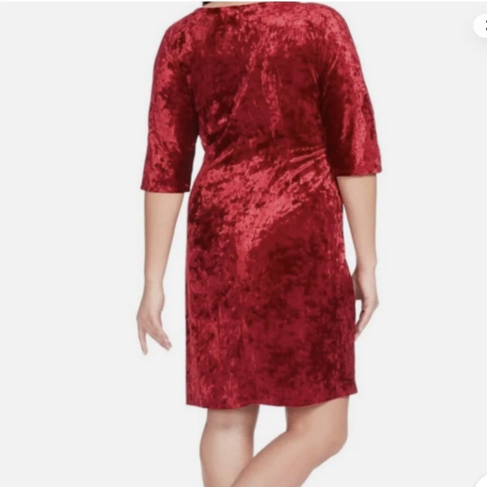 Robbie Bee Women's Red Velvet Midi Dress. In EUC.